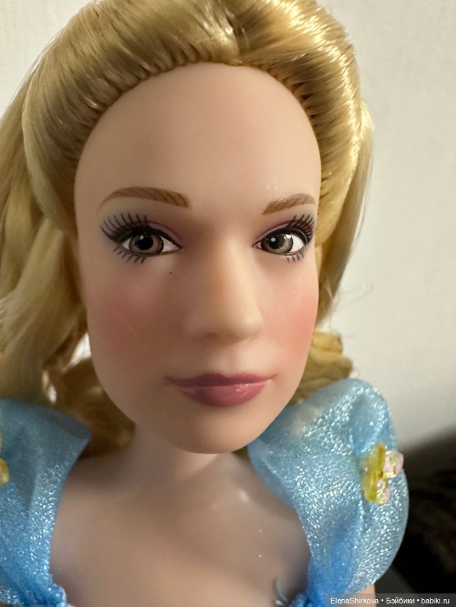 Золушка от Disney store, портретная Лили Джеймс