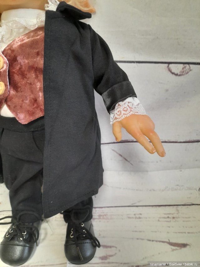 кукла принц белоснежки( фердинанд) от disney store. принц чарминг дисней. кукла принц флин райдер. кукла принц чарминг симба. кукольный принц.