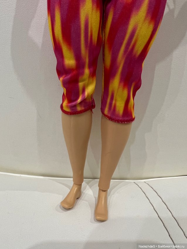 2 Тело Барби безграничные движения йога в аутфите (фото 3)