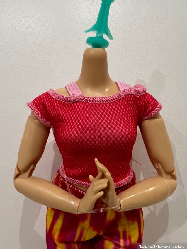2 Тело Барби безграничные движения йога в аутфите (фото 4)