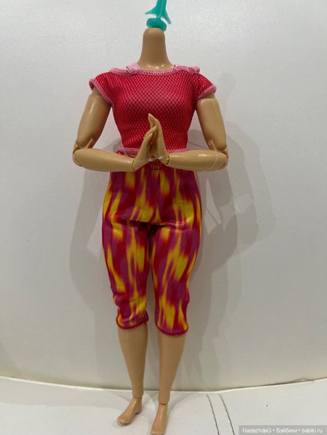 2 Тело Барби безграничные движения йога в аутфите (фото 2)