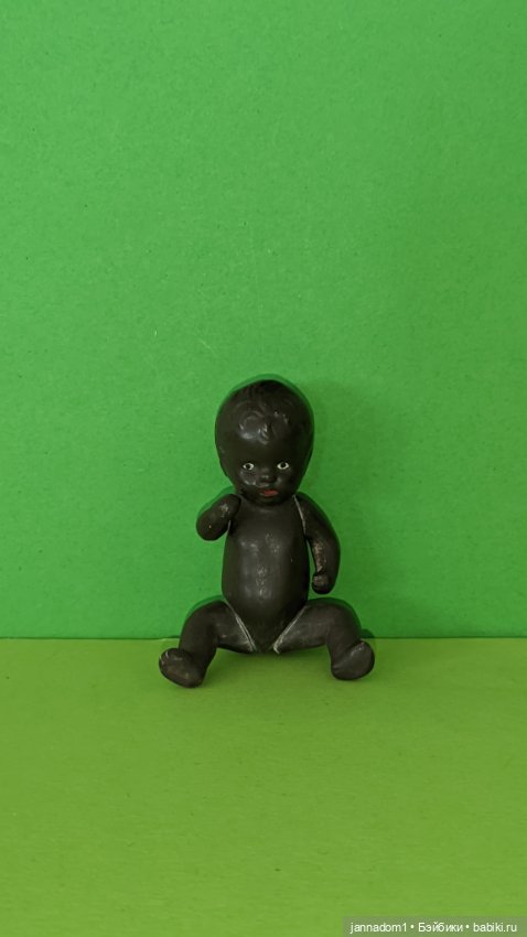 Редкий керамический пупсик негритенок Hertwig, высота 7 см