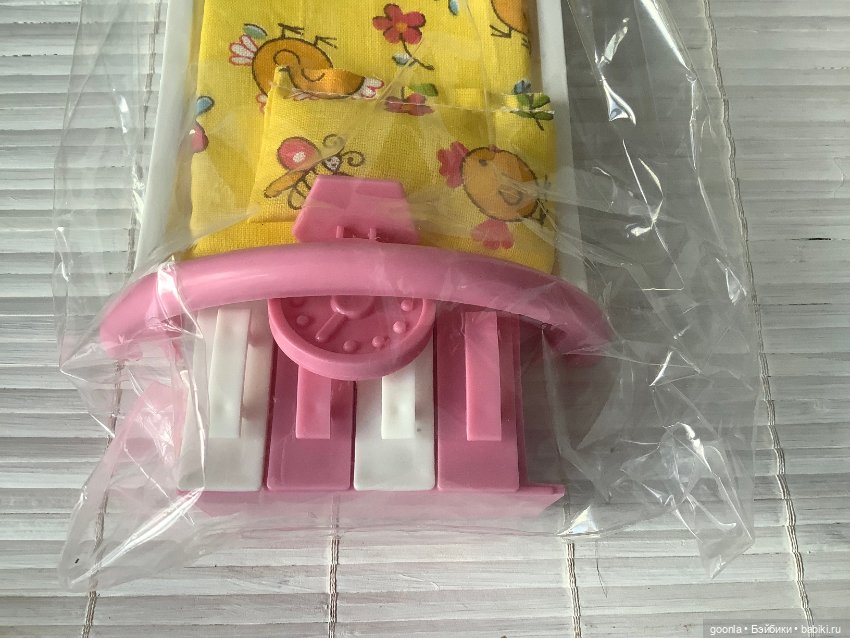 Кукольная кровать и тумбочка (фото 3)