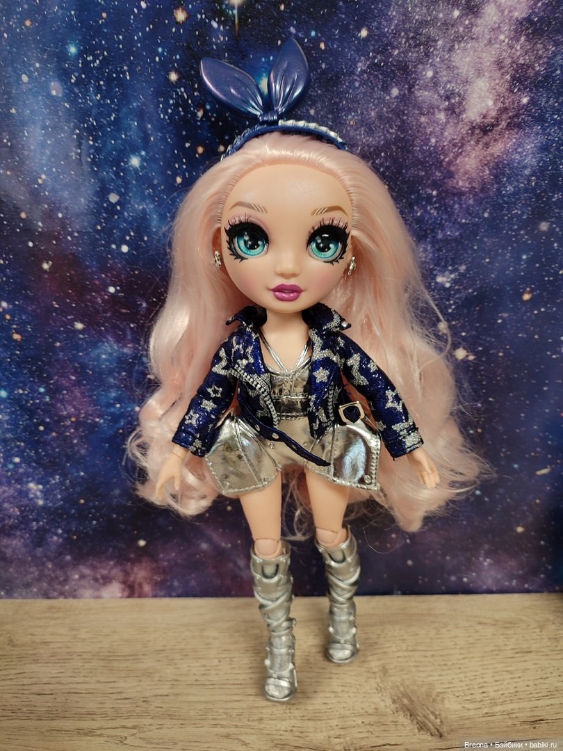 кукольные глаза. глаза куклы барби. кукла с большим глазами. красивые кукольные лица. грустное лицо куклы.