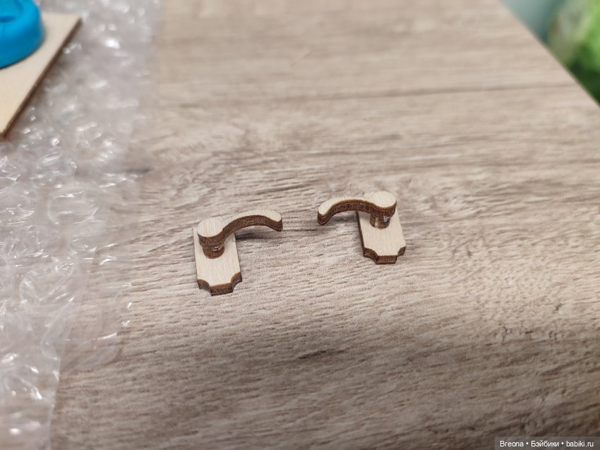 Шкаф книжный с дверцами — Кукольная мебель (фото 5)