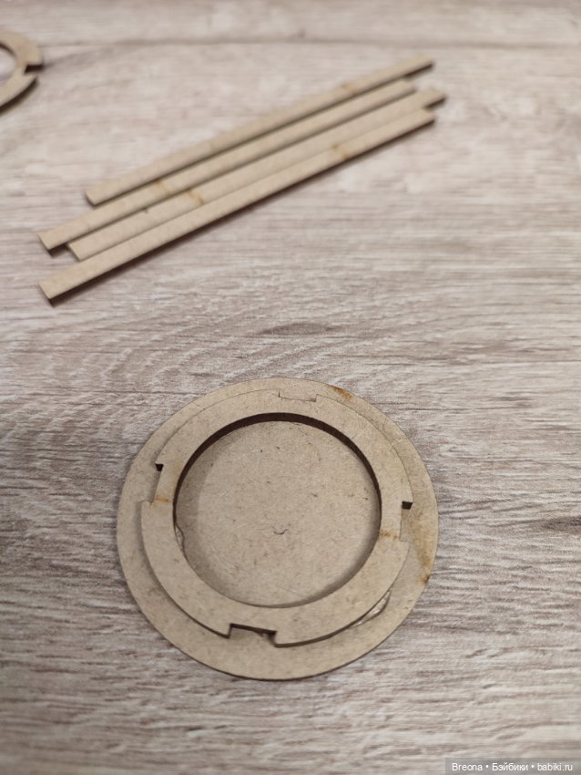 Круглый табурет 1:6 — Кукольная мебель (фото 2)