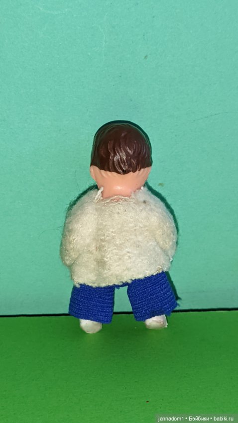 Резиновый пупсик Ari, родной аутфит, высота 7 см (фото 2)