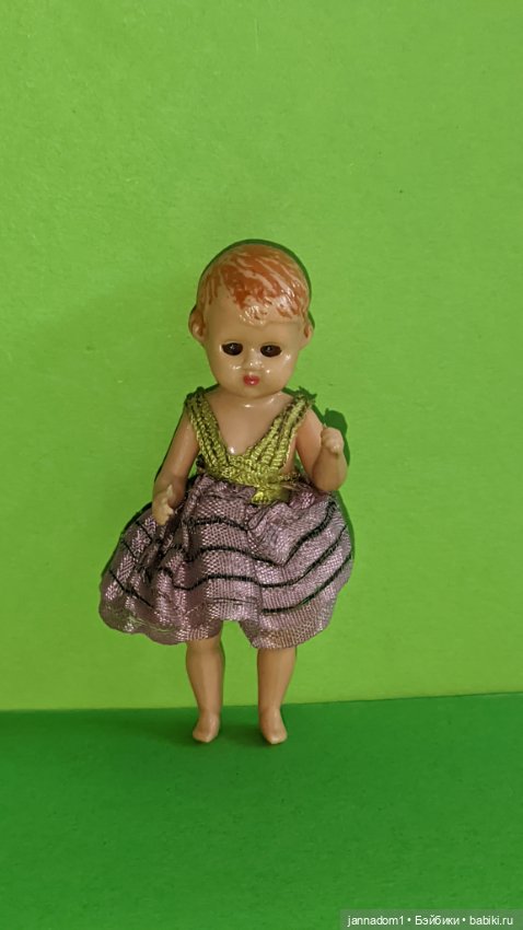 Куколка с рельефными волосами и спящими глазками, высота 7.5 см (фото 3)