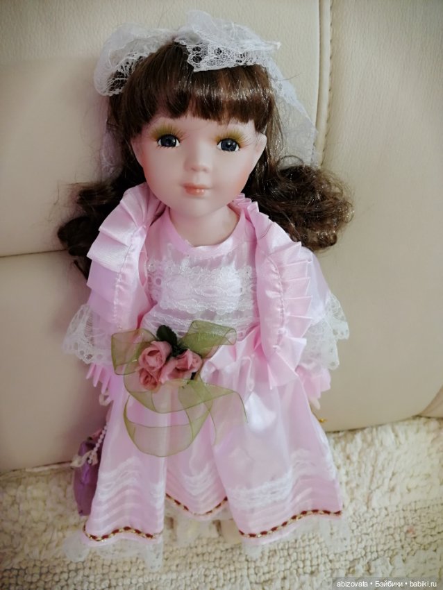 Коллекционная фарфоровая кукла Елена Angel Collection (фото 6)