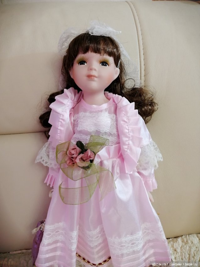 Коллекционная фарфоровая кукла Елена Angel Collection (фото 5)