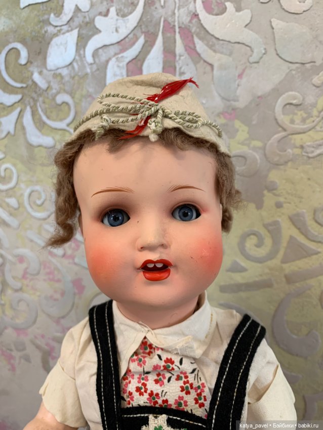 Armand Marseille 966 с флиртующими глазками в оригинальной одежде