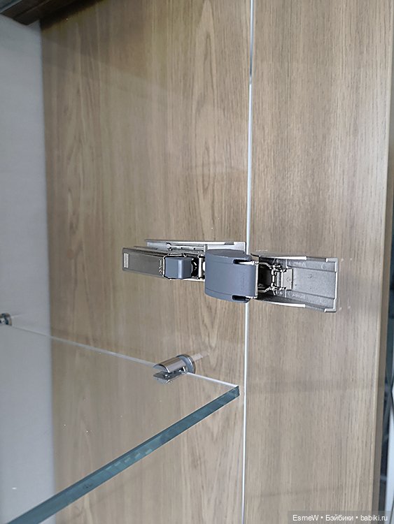 Премиум витрина из закаленного стекла для авторских кукол (фото 5)