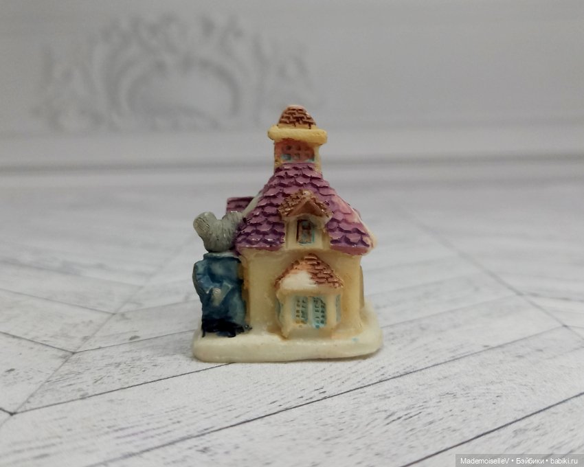 Домики с мышатами — Статуэтки