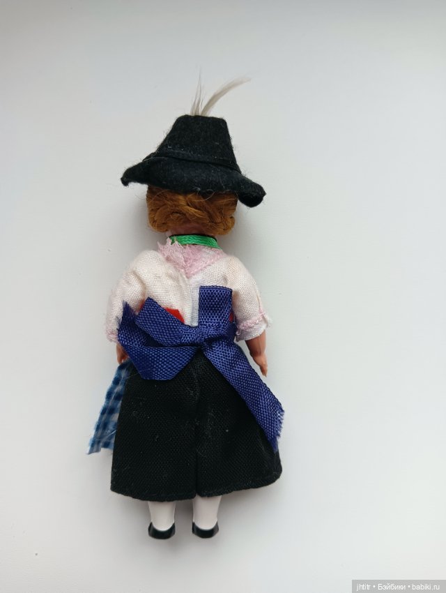 Куклы в национальных костюмах (фото 2)