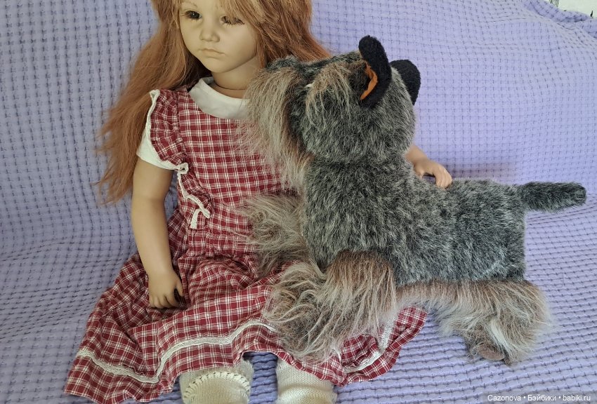 Коллекционная виниловая красавица со своим другом (фото 3)