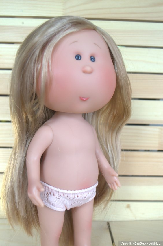 Нинес д'Онил - Nines d'Onil - Мия без одежды (30 см) - длинные волосы (фото 7)