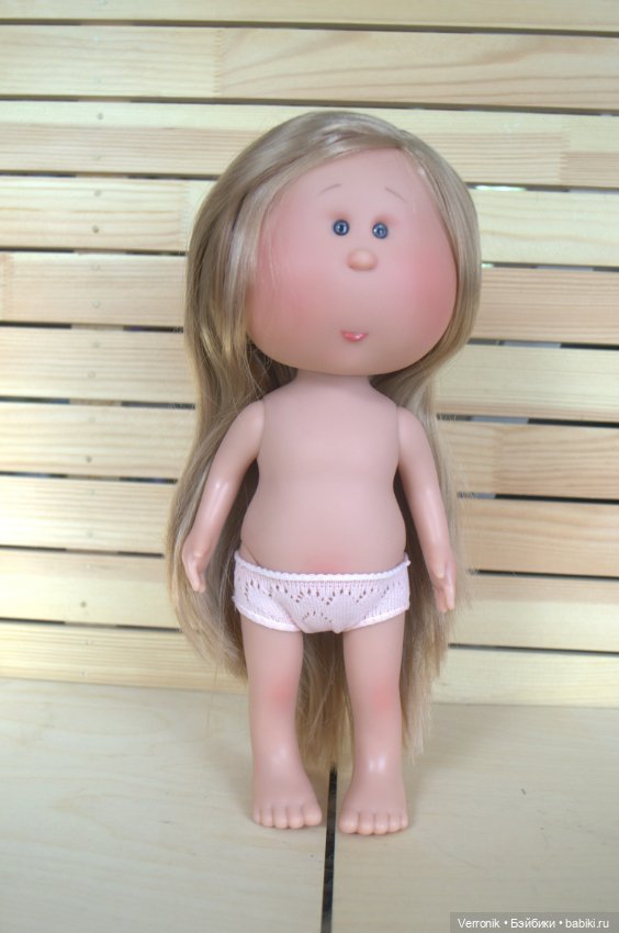 Нинес д'Онил - Nines d'Onil - Мия без одежды (30 см) - длинные волосы (фото 3)