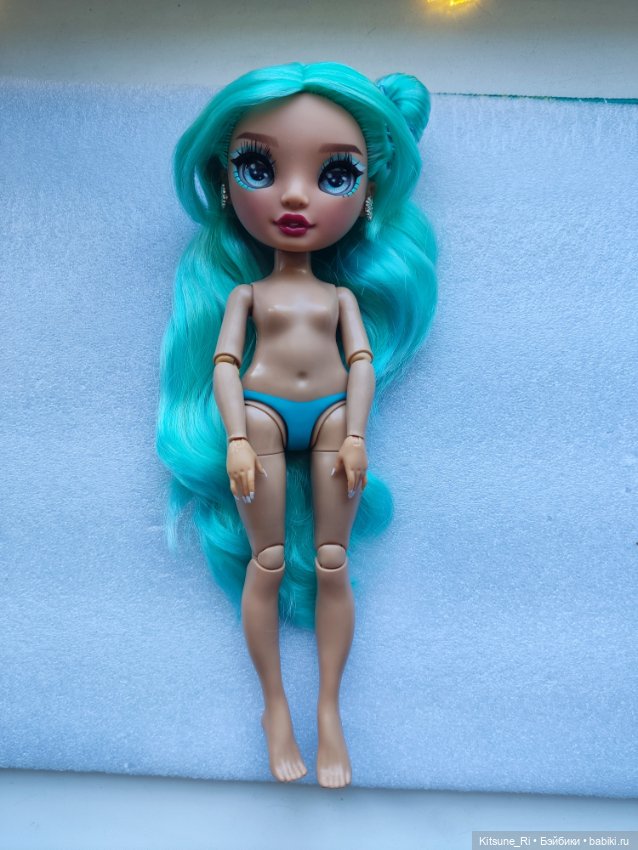 Rainbow High Blu Brooks стройняшка со сменными ножками