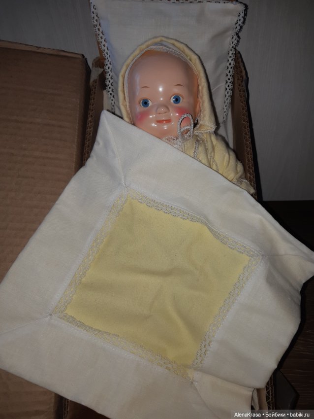Кукла Тата с постельными принадлежностями (фото 5)
