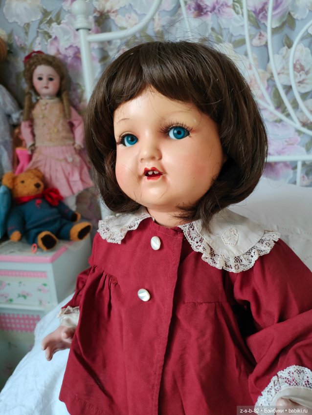 Красивая девочка Соннеберг (фото 2)