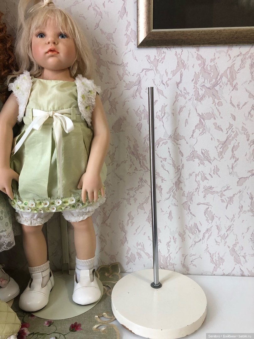 Стенд для кукол Hildegard Gunzel