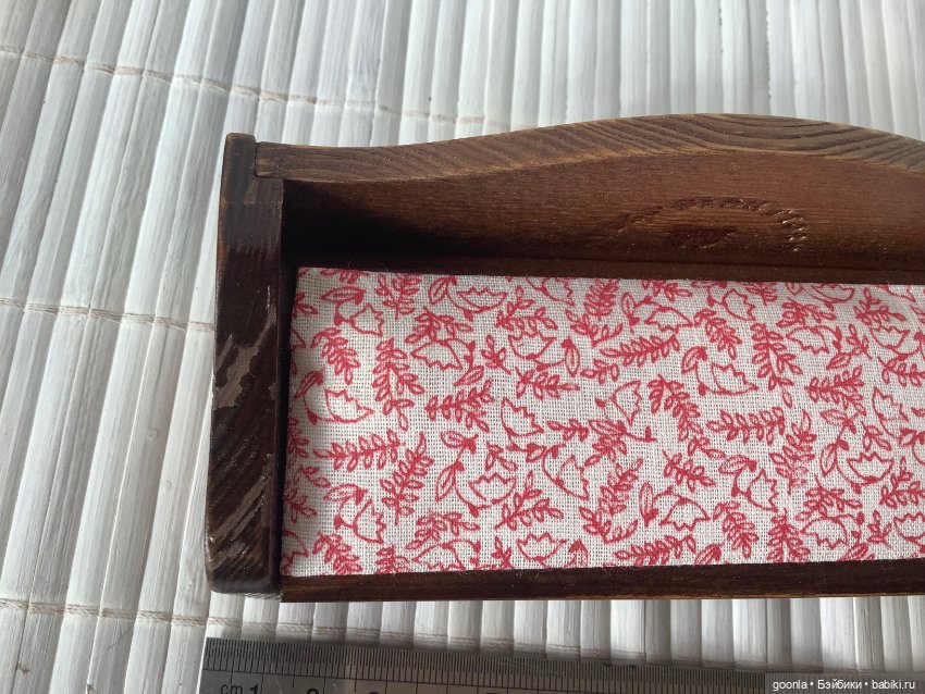 Диван-сундук 1/12 — Кукольная мебель