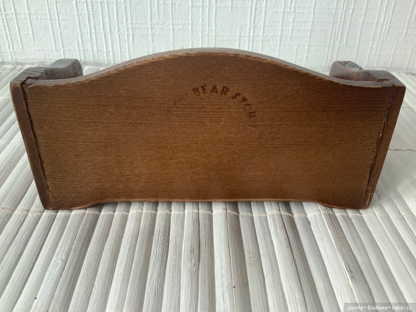 Диван-сундук 1/12 — Кукольная мебель (фото 8)