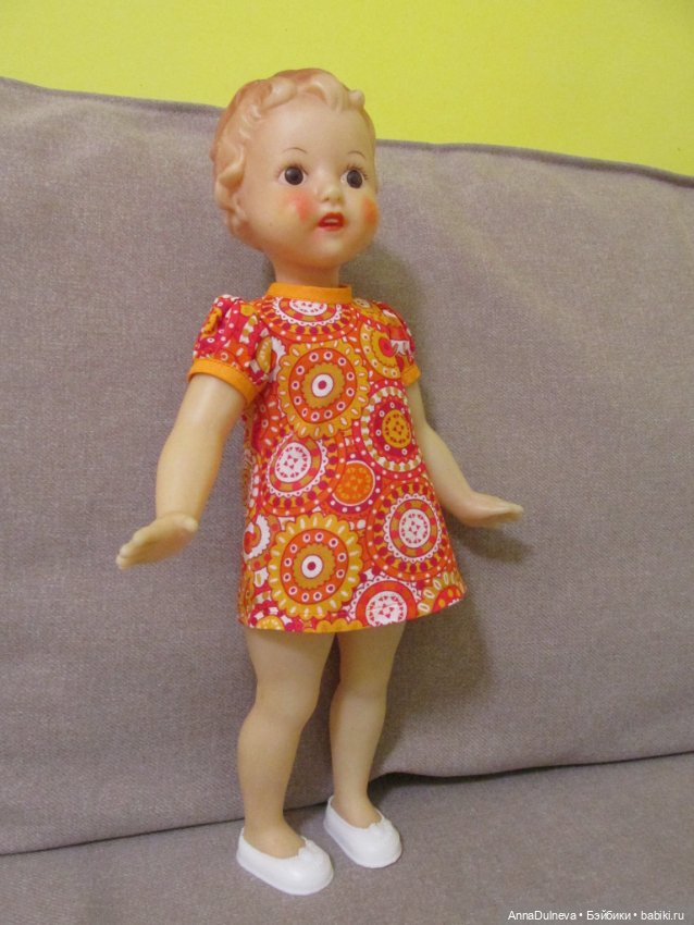 Платье для винтажной куклы