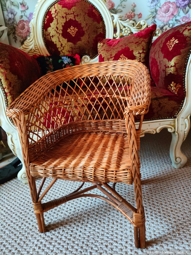 Шикарное кресло для больших кукол (фото 7)