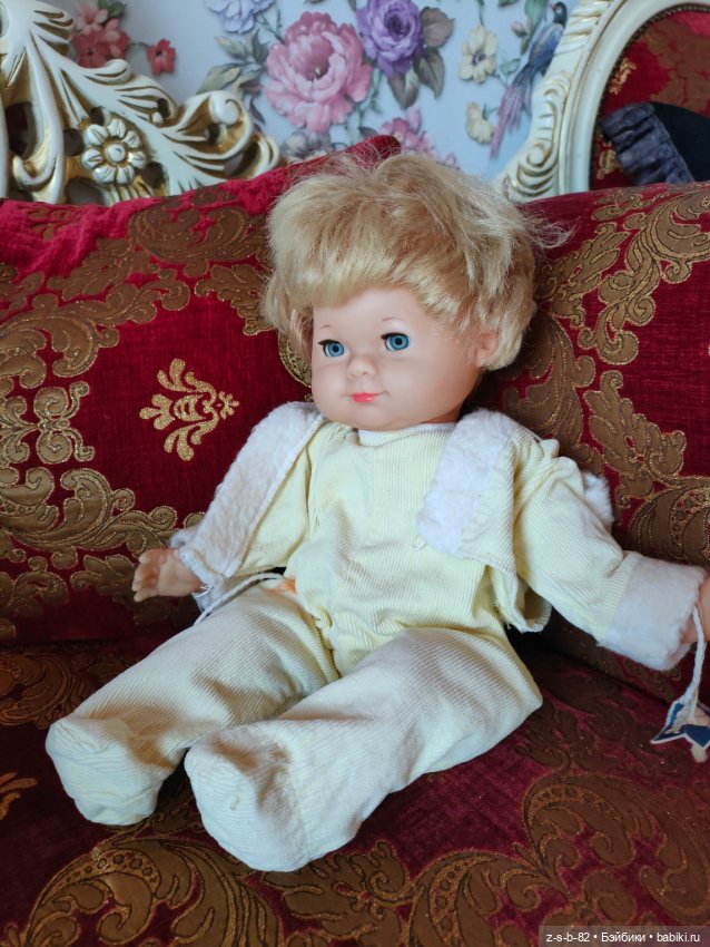 Очень старенький шильдик в состоянии нового