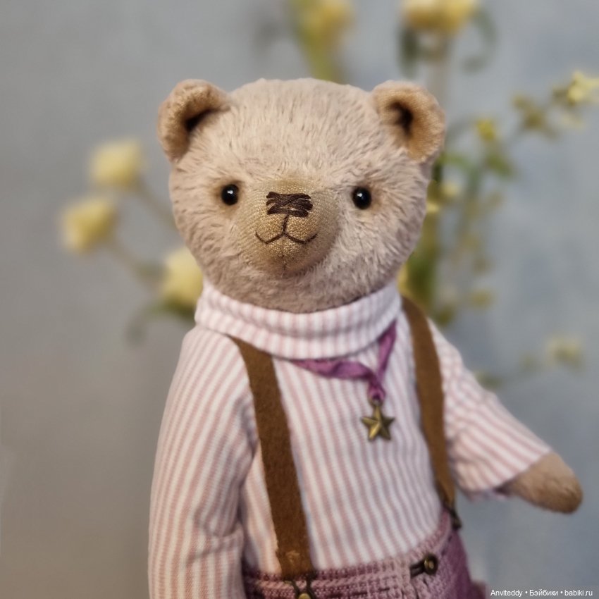 Улыбчивый медвежонок тедди