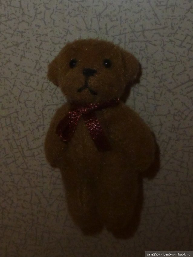Миниатюрный мишка ручной работы для Барби, Момоко, Poppy Parker и других кукол в масштабе 1/6 (фото 2)