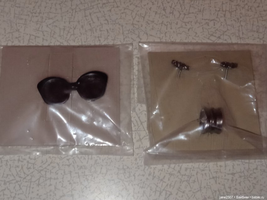 Набор фирменных украшений + очки для кукол Integrity toys (Fashion royalty, Nu Face, Poppy Parker) (фото 2)