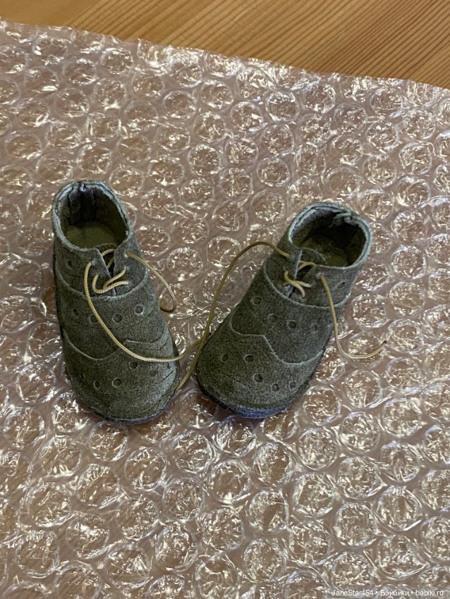 что за набор у ботинок плюс с. обувь из ирана. обувной прилавок.