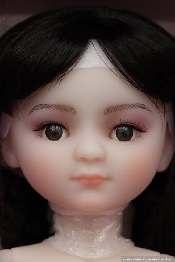 Зои от Руби Ред, Zoey Siblies Ruby Red