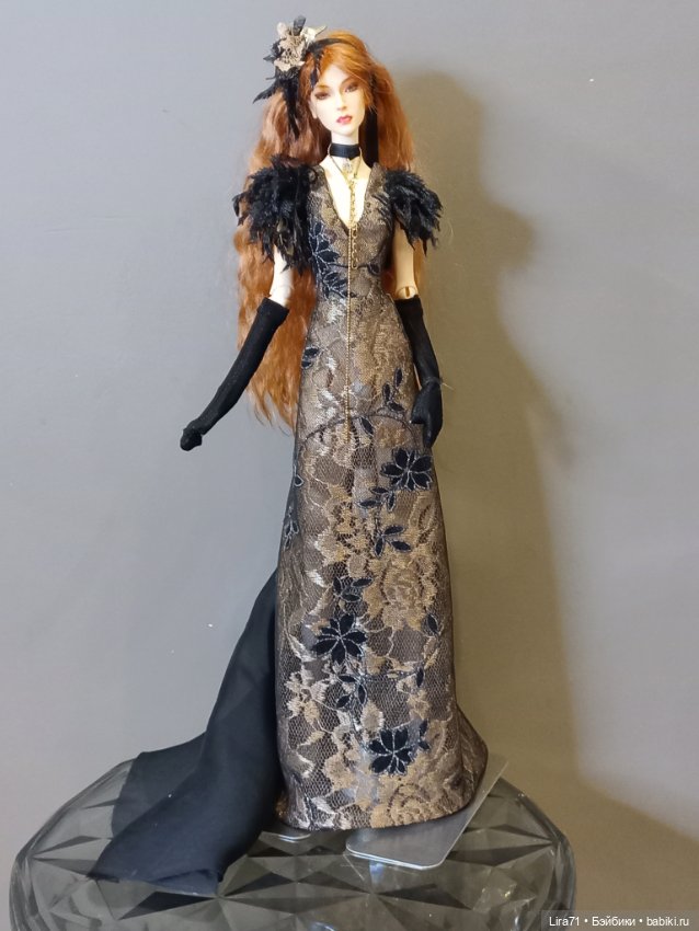 Платье, перчатки, чокер и роза на ленте на худеньких авторок 1/4