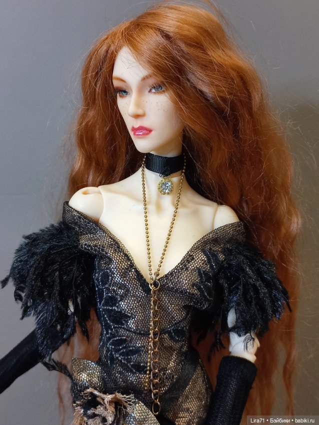 Платье, перчатки, чокер и роза на ленте на худеньких авторок 1/4