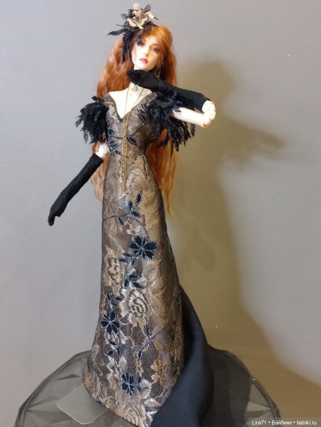 Платье, перчатки, чокер и роза на ленте на худеньких авторок 1/4 (фото 10)