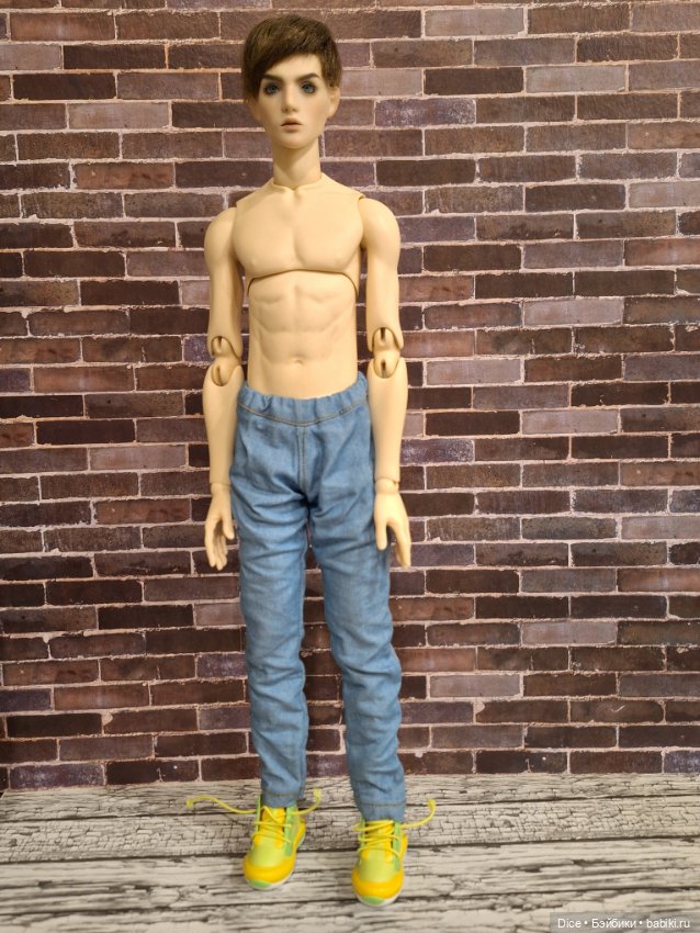 Фирменые кроссовки 2,3*5 см