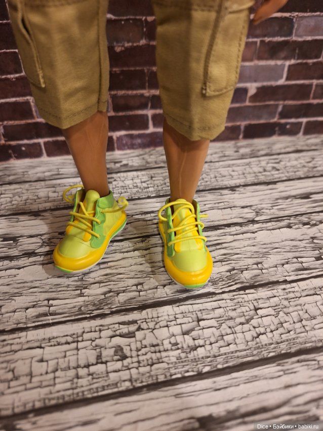 Фирменые кроссовки 2,3*5 см