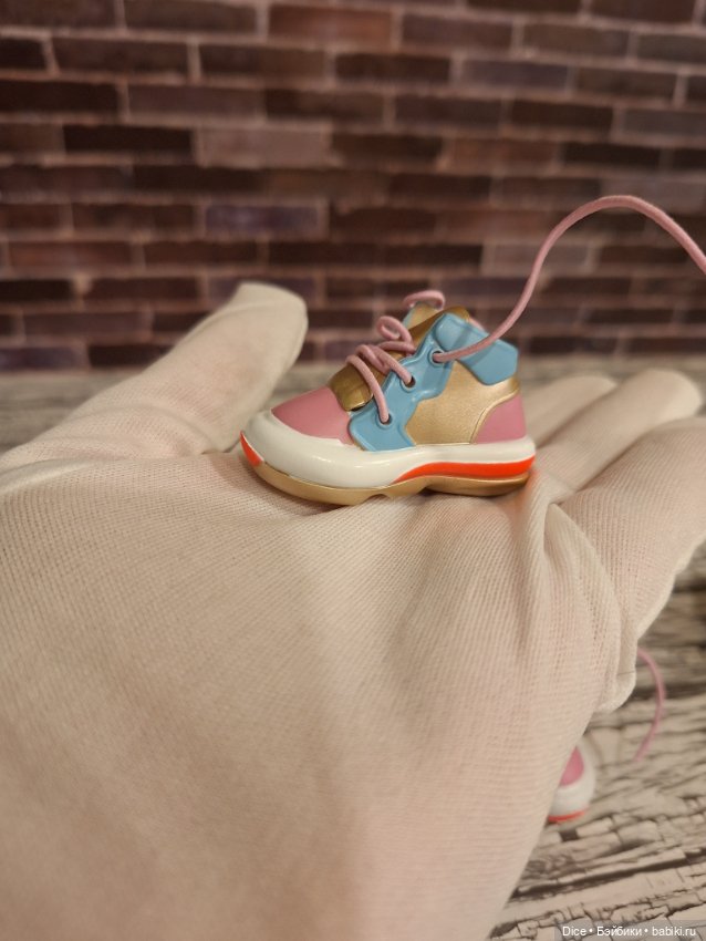 Фирменые кроссовки 2,3*5 см (фото 3)