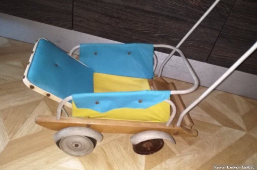 Коляска для кукол в стиле 60х, игрушки резиновые, муз.дуга (фото 6)