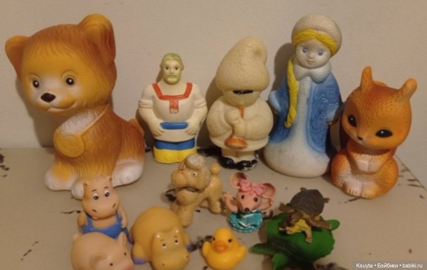 Коляска для кукол в стиле 60х, игрушки резиновые, муз.дуга (фото 7)