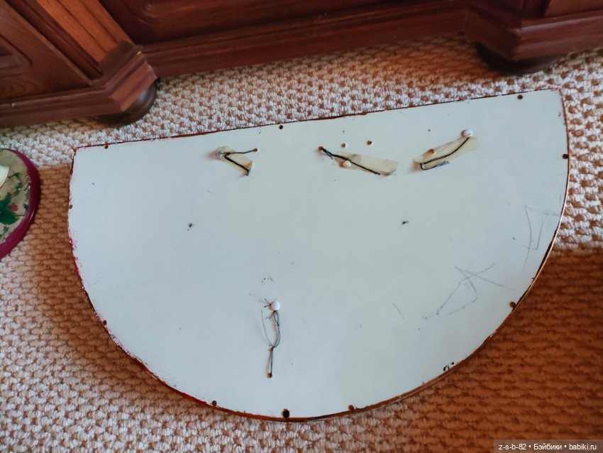 Антикварный веер в витрине (фото 3)