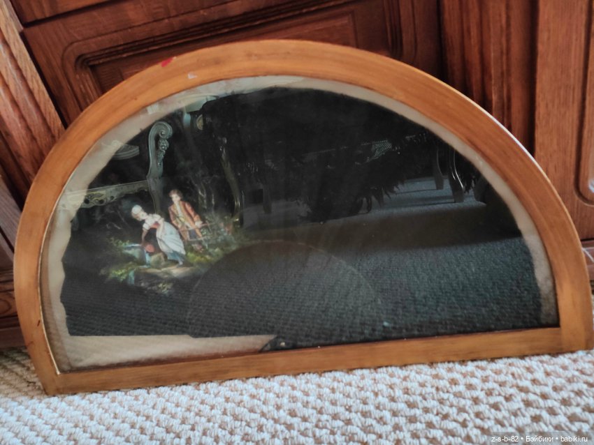 Антикварный веер в витрине (фото 8)