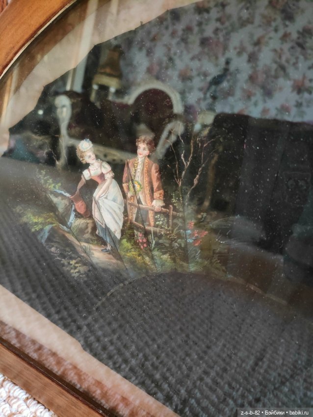 Антикварный веер в витрине (фото 7)