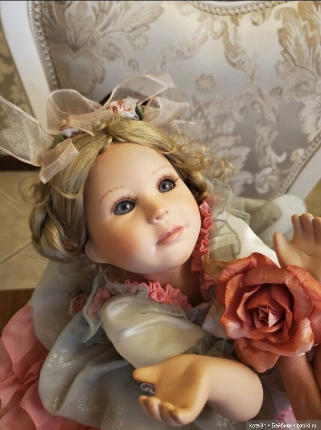 Фарфоровая коллекционная кукла (фото 3)