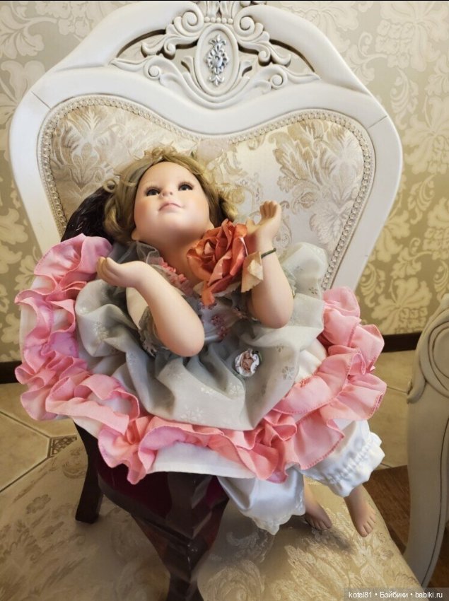 Фарфоровая коллекционная кукла (фото 2)