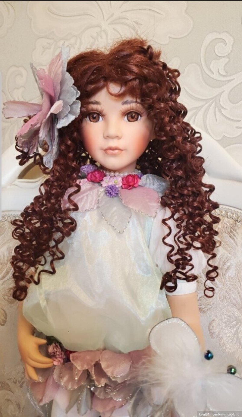 Кукла фарфоровая коллекционная (фото 5)