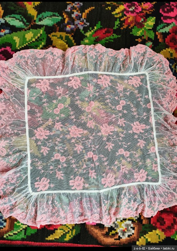 Антикварное кружево для нарядов